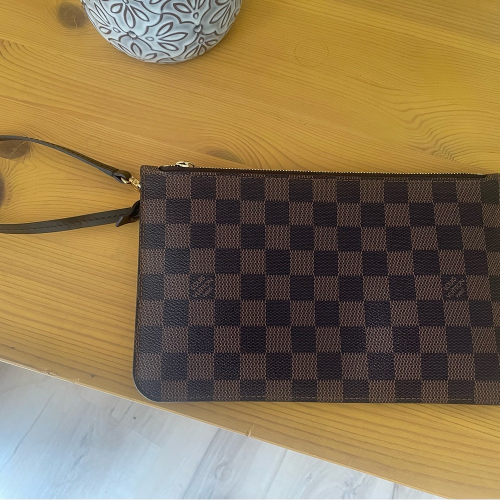 Authentic Louis Vuitton Damier Ebene Neverfull pouch